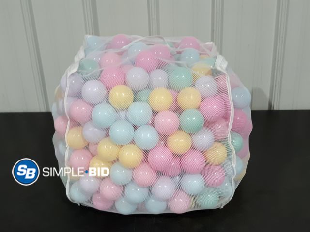 Lot 58-27062 - Large Lot of Pastel Plastic Balls