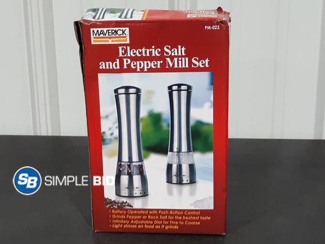Lot 58-28948 - Electric Salt and Pepper Mill Set - Appears Unused
