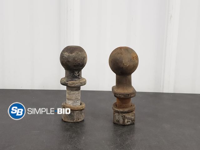 Lot 58-67351 - Lot of (2) Hitch Ball's