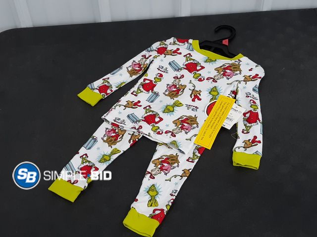 Lot 58-37195 - New GRINCH Toddler pajama set - SIZE 2T