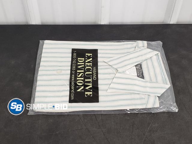 Lot 58-75105 - Men's Button Down Striped Dress Shirt - Size M - New