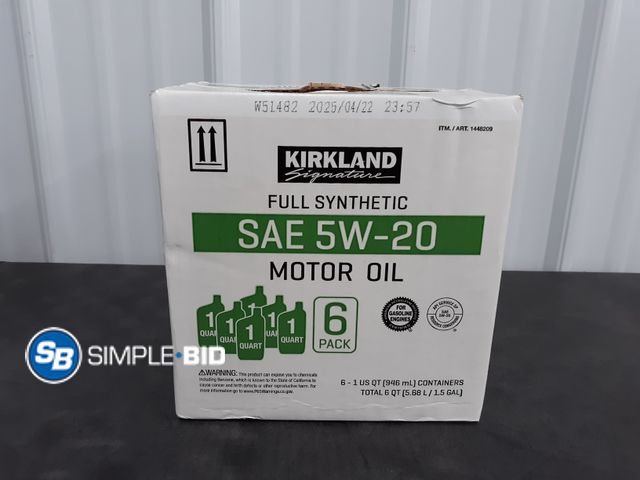 Lot 58-54459 - Kirkland Signature Full Synthetic SAE 5W-20 Motor Oil (6) 1 Quart Bottles