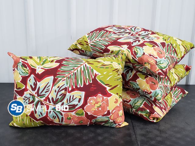 Lot 58-75827 - Lot of (4) Matching Outdoor 12"x18" Throw Pillows- Tropical Red/Green Pattern