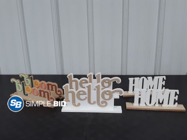 Lot 58-35979 - Lot of (12) New Wooden Home Decor (4) BLOOM (4) HELLO (4) HOME