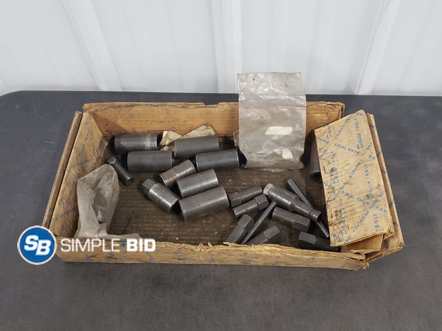 Lot 58-59292 - Lot of Dual Sided Sockets