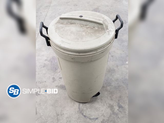 Lot 58-30715 - Plastic Round Garbage Can with Lid