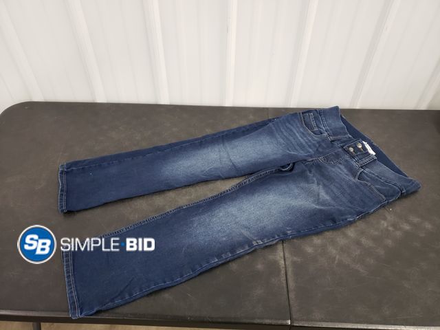 Lot 58-41286 - Women's Lee Riders Jeans - SIZE 8 - in good condition