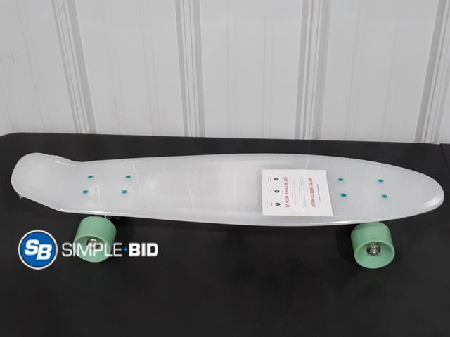 Lot 58-28762 - Tew Toes Skateboard - Clear/White