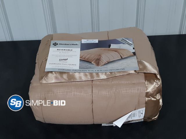 Lot 58-34914 - Member's Mark Reversible Down Alternative Blanket Oversized FULL/QUEEN size - unused - out of packag...
