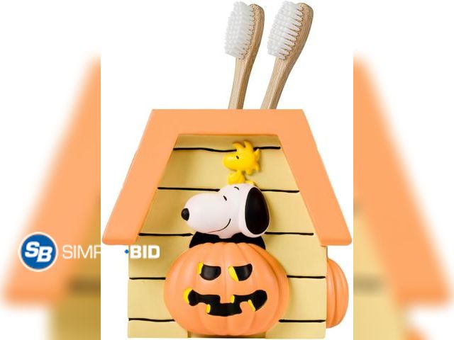 Lot 58-68808 - New Peanuts Snoopy Toothbrush Holder - Makeup Brushes/Pens Tumbler, (Officially Licensed Product) by...