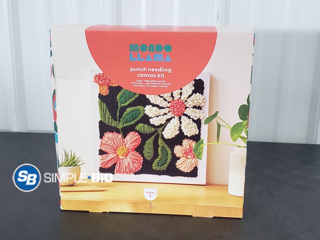 Lot 58-73607 - Mondo Llama Punch Needling Canvas Kit