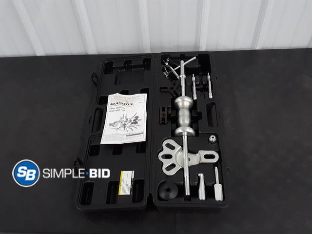 Lot 58-37989 - Maddox Slide Hammer and Puller Set - MB16-1