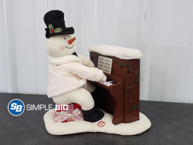 Lot 58-84421 - Hallmark Musical Snowman Playing Piano , Plays "Let it Snow" - Works