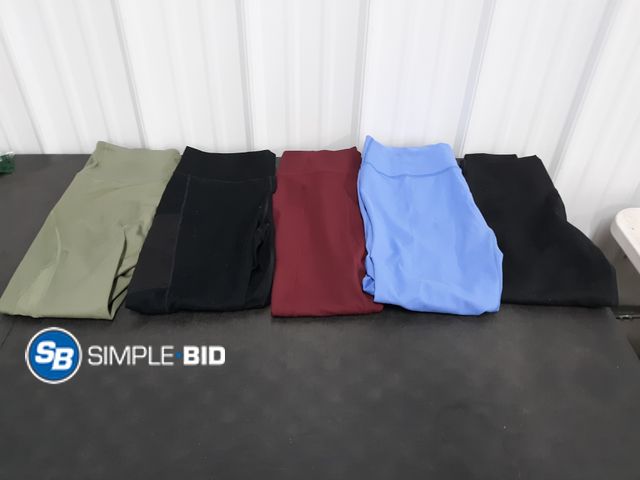 Lot 58-77596 - Lot of (5) Pairs of Yoga Stretch Pants - Size L