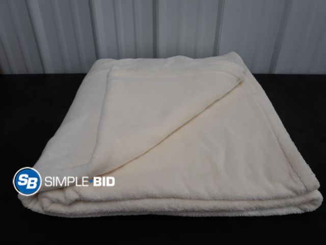 Lot 58-54415 - Large Plush Blanket - Light use