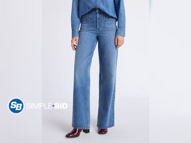 Lot 58-71204 - New Free Assembly Women's and Women's Plus Wide Leg Jeans with Patch Pockets, 30", 32", and 34" Inse...