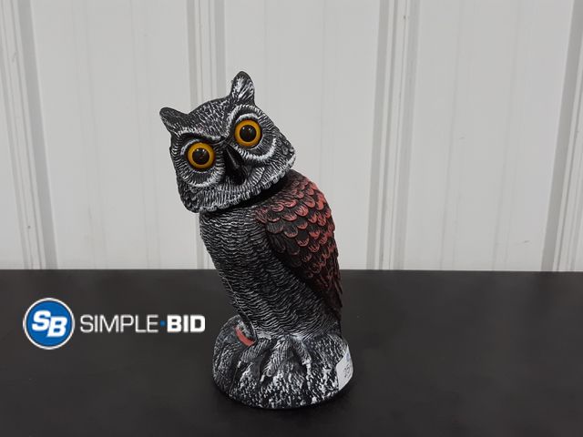 Lot 58-26257 - Bobble Head Plastic Owl