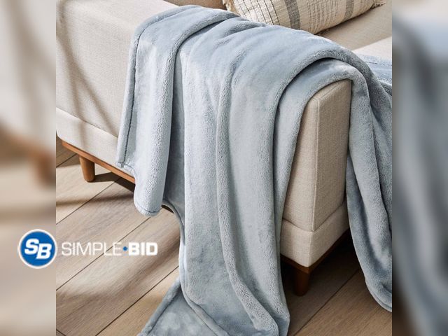 Lot 58-36129 - New Better Homes &amp; Gardens Solid Velvet Plush Soft Fleece Throw Blanket, Oversized, Soft Silver