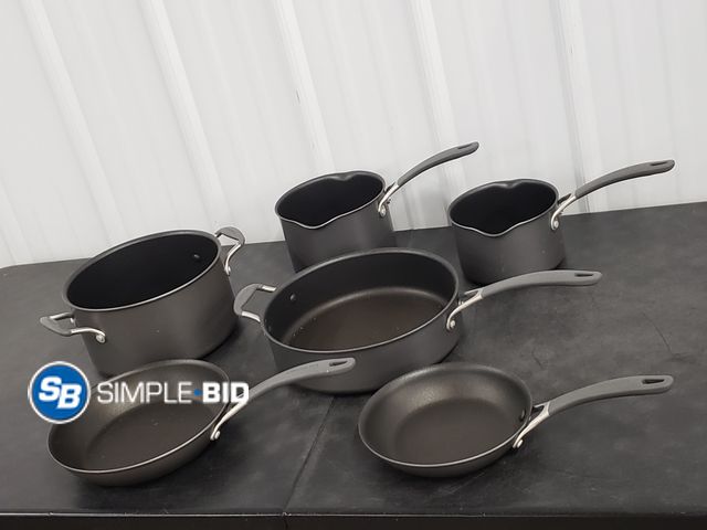 Lot 58-65232 - Circulon 6 piece Pot and pan set - very light use - in good conditon