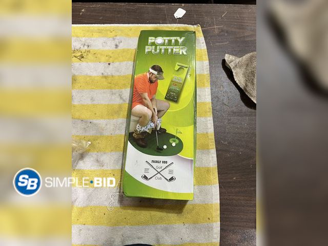 Lot 58-33918 - New potty putter toilet golf game new in box