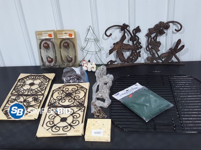 Lot 58-29222 - Lot of Misc. Houseware Items - Hot Pads, Wall Decor, Christmas Napkin Holder and More!