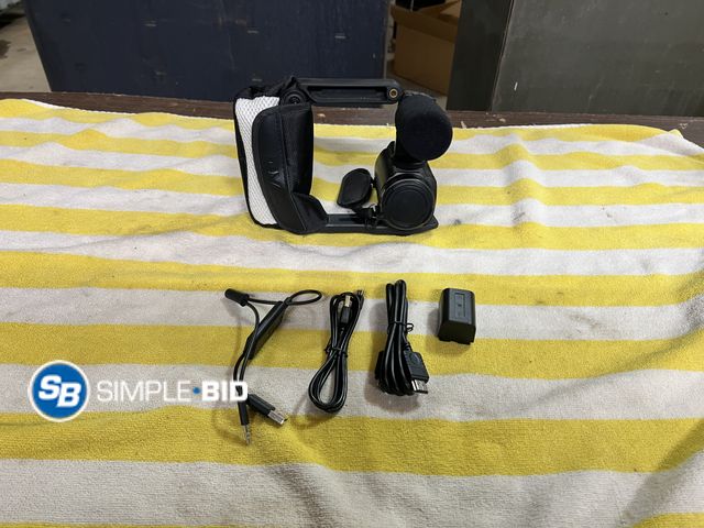 Lot 58-38662 - DVC Camcorder digital 4K
48mp
touch screen
wifi edition