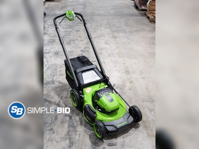 Lot 58-31862 - Greenworks Push Mower Greenworks 21" Battery Powered Mower - Has 2 Batteries, Charger, Bagger - Very...
