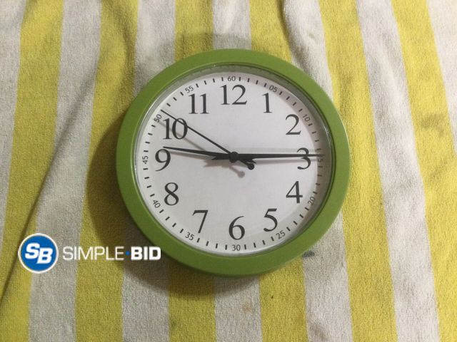 Lot 58-59612 - Green Vintage Quartz Wall Clock