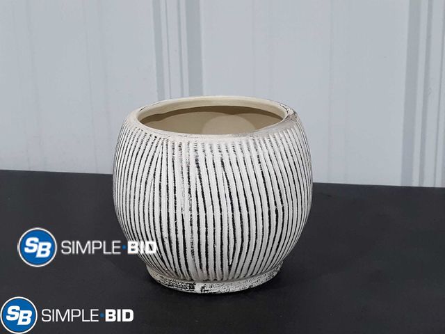 Lot 58-16388 - Olly &amp; Rose 5" Terra Cotta Textured Planter - Cream