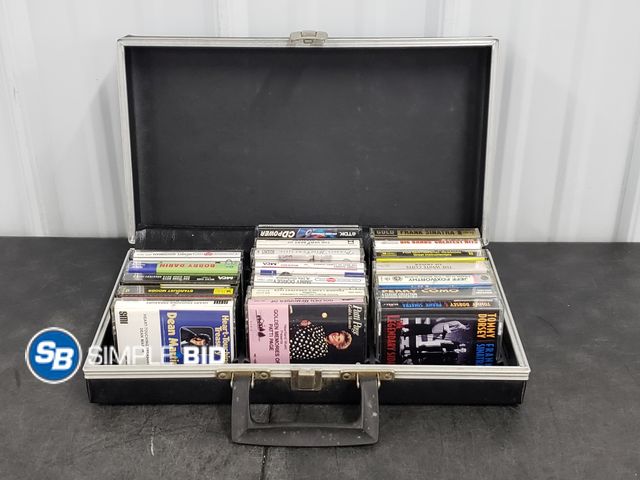Lot 58-67515 - Lot of (19) Cassette Tapes in Carrying Case- Frank Sinatra, Jeff Foxworthy, Perry Como, Etc