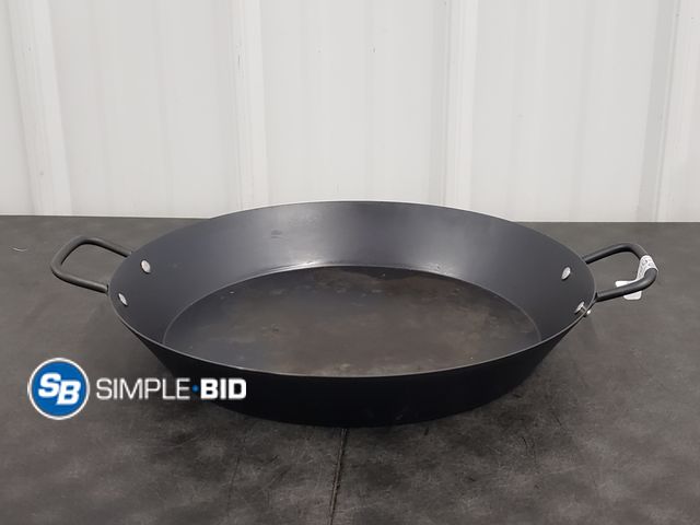 Lot 58-65209 - GreenPan 15"  Pre-Seasoned Carbon Paella Pan - used but in good condition