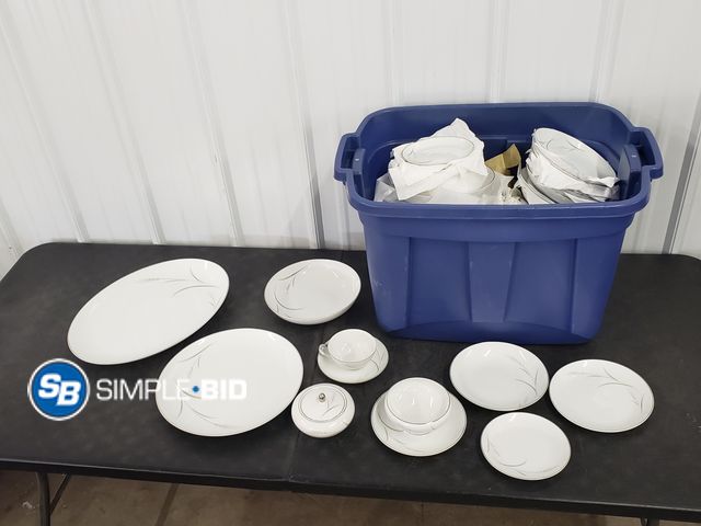 Lot 58-84436 - Large Set of Matching Fine China, Mikasa JYOTO Fine China- Tea Pots, Serving Plates, Plates, Bowls, ...