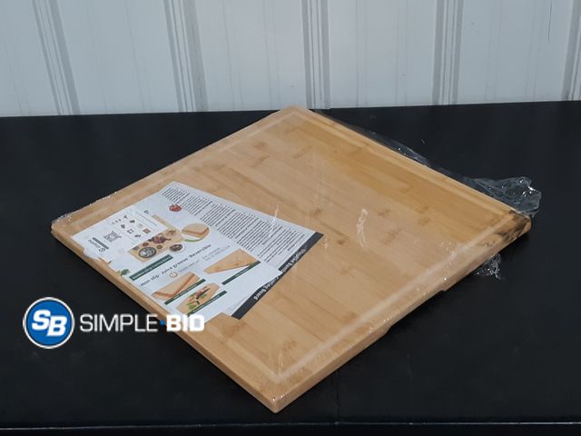 Lot 58-31792 - Utoplike Bamboo Cutting Board - One Corner Minor Damage