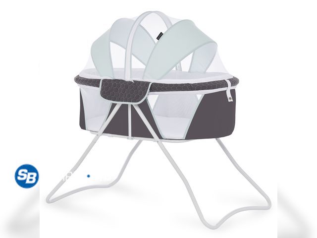 Lot 58-33131 - Dream On Me Day Dreamer 2-in-1 Convertible and Portable Bassinet