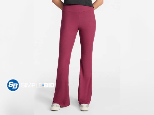 Lot 58-69149 - New No Boundaries Ribbed Flare Pants, Women's SIZE M