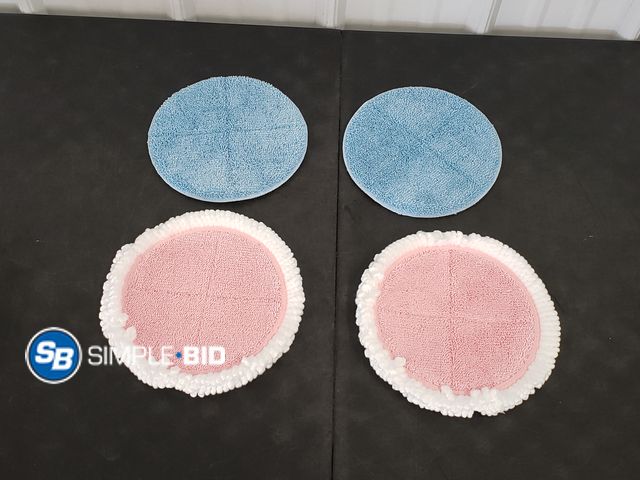 Lot 58-65993 - Lot of (4) Round 8" Mop Heads (2) of Each Color