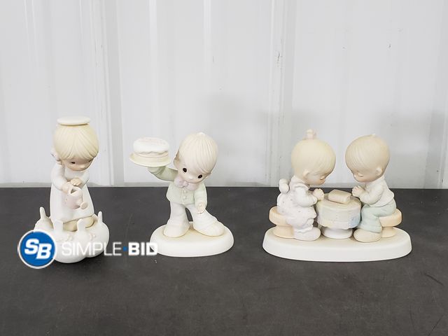 Lot 58-74383 - Lot of (3) Precious moments -- Sending you a Rainbow -- This is the Day Which The Lord Has Made 1215...
