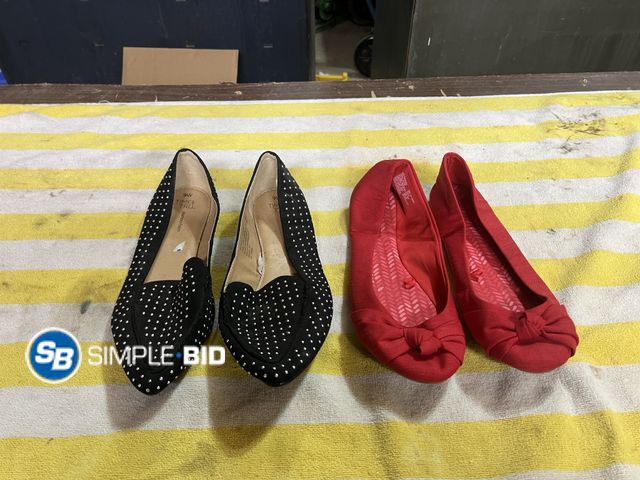 Lot 58-33908 - time and tru slip on dress shoes slip ons  pair of time and tru size 9