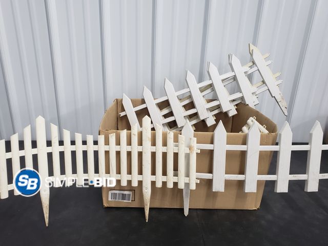 Lot 58-80109 - Lot of Plastic Fencing - approx. 9" tall - used but in good condition