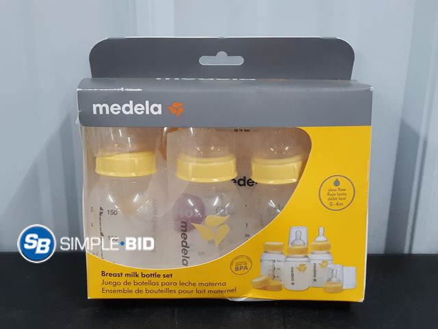 Lot 58-39293 - Baby Bottles - Medela Breast Milk Bottle Set - (3) 5oz Baby Bottles - appear unused