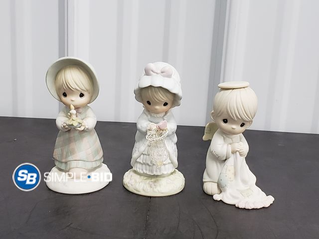 Lot 58-74381 - Lot of (3) Precious moments -- May Only Good Things Come your Way 524425 --Wishing you a Comfy Chris...