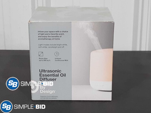 Lot 58-27933 - Ultrasonic Essential Oil diffuser - appears unused