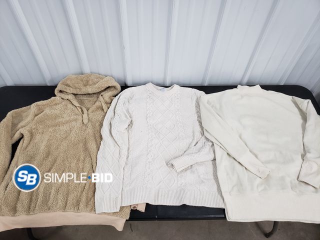 Lot 58-68518 - Lot of (3) Sweaters/Sweatshirts - Size L /XL - Ligth Use