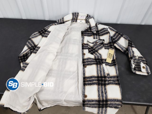 Lot 58-41247 - Women's Madden NYC Shaket - SIZE S - in good condition - Super cute!