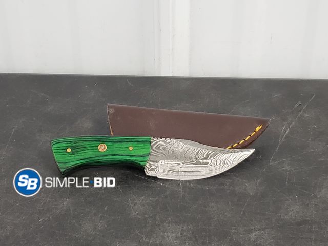 Lot 58-77548 - Knife with Sheath