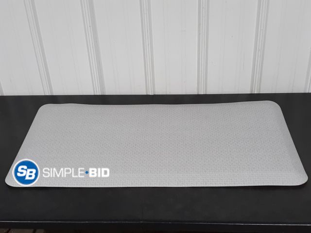 Lot 58-28427 - New Gel Pro Kitchen Mat - 40" x 20"