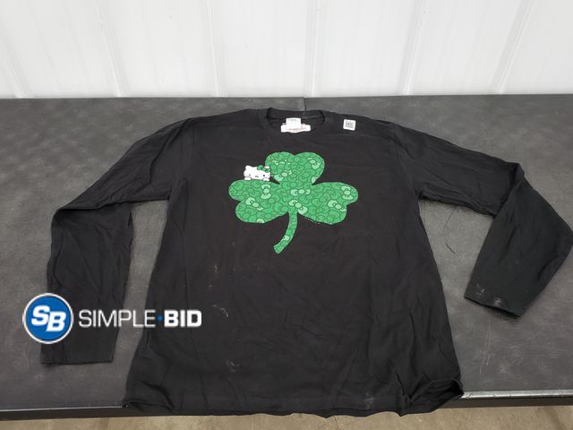 Lot 58-80384 - Hello Kitty Clover T shirt - Long Sleeve - Size M