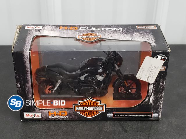 Lot 58-36578 - Harley Davidson HD Custom  2015 Harley Davidson Street 750