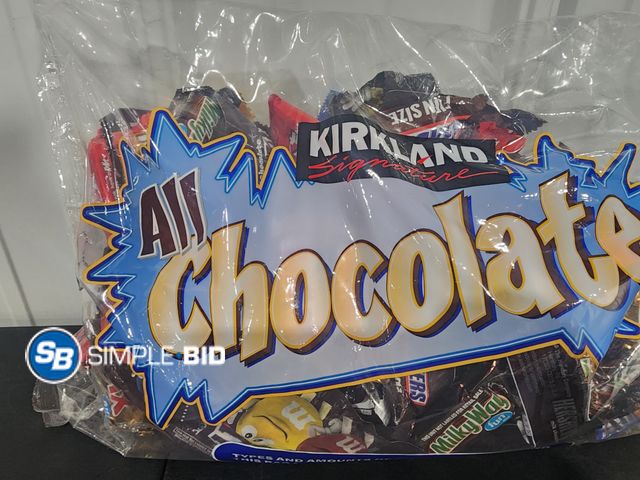 Lot 58-17593 - CHOCOLATE! Kirkland all Chocolate - Milky Way - Twix - Snickers and more - unopened