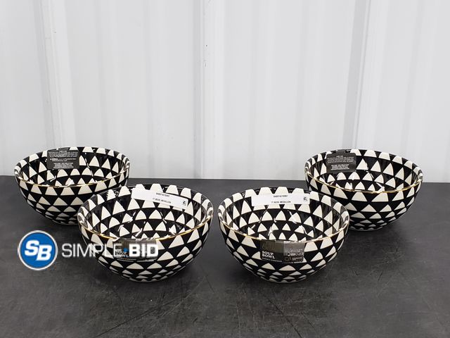 Lot 58-78351 - Lot of (4) New Thyme &amp; Table Medallion Ceramic Bowl Black and White